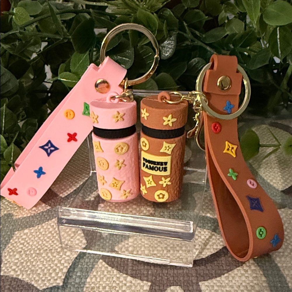 2 Colorful Keychain Set - Picture 6 of 8